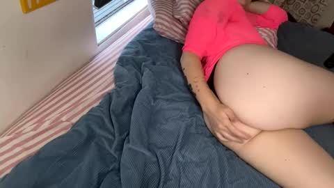 curliegirlee online show from April 2026 12:22:01 AM