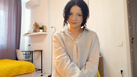 Kira online show from April 2026 12:52:02 PM