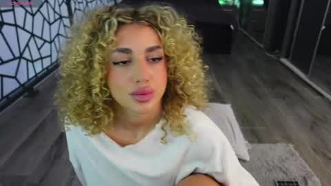 Snapshot of curlyanto chatting on May 2026 08:54:01 AM Antonia online show from May 2026 08:54:01 AM
