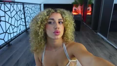 Snapshot of curlyanto chatting on June 2026 08:37:01 AM Antonia online show from June 2026 08:37:01 AM