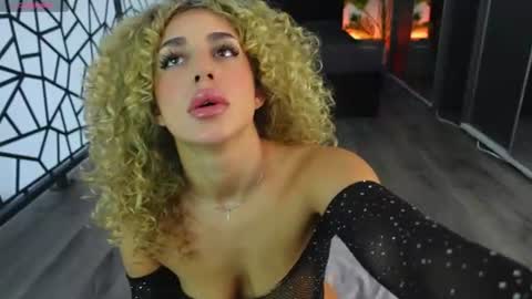 Snapshot of curlyanto chatting on June 2026 10:57:02 AM Antonia online show from June 2026 10:57:02 AM