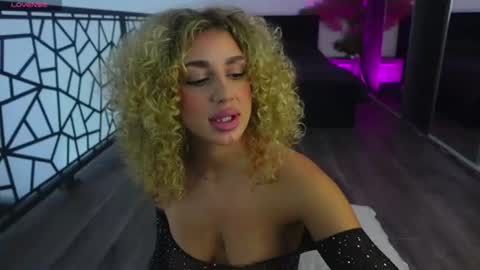 Snapshot of curlyanto chatting on July 2026 09:26:01 AM Antonia online show from July 2026 09:26:01 AM