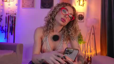 Natasha online show from December 2025 06:06:01 PM