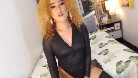 Snapshot of curlysmith chatting on January 2025 05:13:01 PM chantel online show from January 2025 05:13:01 PM