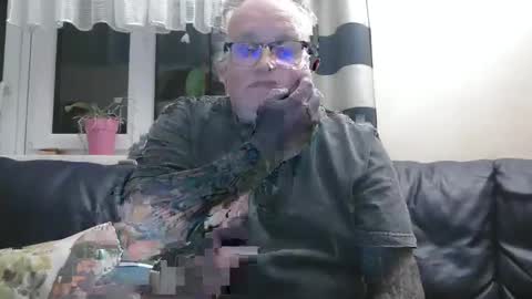 Snapshot of curtus14 chatting on January 2025 09:44:02 PM curtus14 online show from January 2025 09:44:02 PM