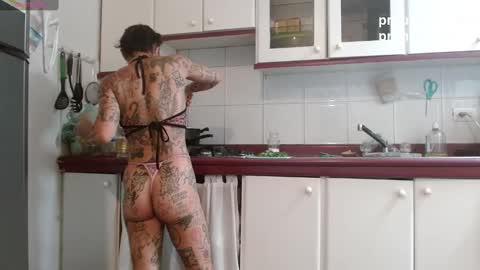 Snapshot of curuba_ chatting on December 2024 05:37:01 PM Curuba online show from December 2024 05:37:01 PM