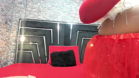 Alyanna  online show from October 2025 12:06:01 PM