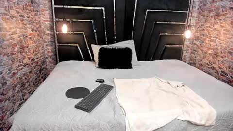 Alyanna  online show from November 2025 12:18:01 PM