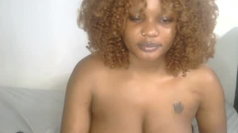 Snapshot of curvy_vee chatting on June 2026 11:31:01 PM vee online show from June 2026 11:31:01 PM