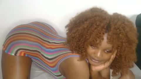 Snapshot of curvy_vee chatting on July 2026 12:04:02 AM vee online show from July 2026 12:04:02 AM