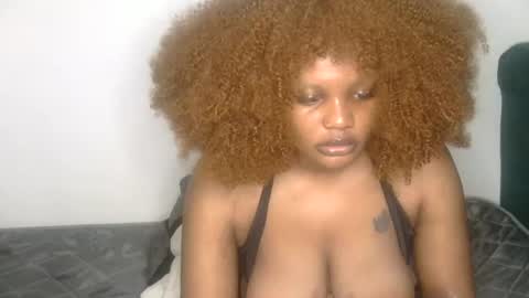 Snapshot of curvy_vee chatting on July 2026 11:17:02 AM vee online show from July 2026 11:17:02 AM