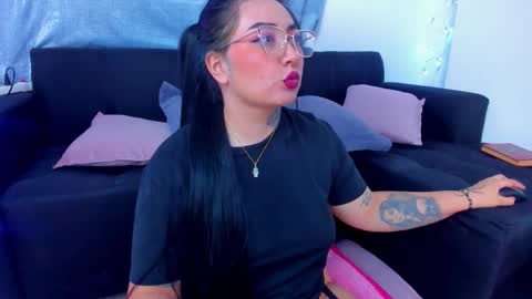 Snapshot of curvybaddie chatting on November 2025 02:45:02 AM A online show from November 2025 02:45:02 AM