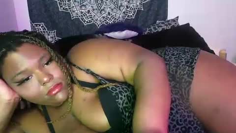 Snapshot of curvybcelinemixe chatting on February 2025 12:13:01 AM Cline online show from February 2025 12:13:01 AM