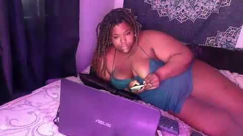 Snapshot of curvybcelinemixe chatting on February 2025 09:59:01 PM Cline online show from February 2025 09:59:01 PM