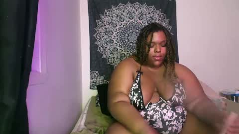 Snapshot of curvybcelinemixe chatting on February 2025 05:41:01 AM Cline online show from February 2025 05:41:01 AM