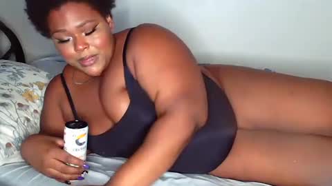 Snapshot of curvybcelinemixe chatting on October 2025 02:54:01 AM Cline online show from October 2025 02:54:01 AM