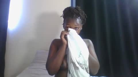 Snapshot of curvybootyj chatting on January 2025 05:21:02 AM CuteJJudy online show from January 2025 05:21:02 AM