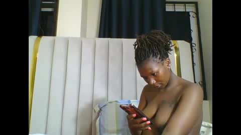 Snapshot of curvybootyj chatting on February 2025 01:43:01 AM CuteJJudy online show from February 2025 01:43:01 AM