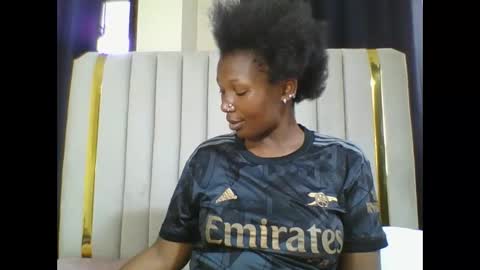 Snapshot of curvybootyj chatting on February 2025 06:33:01 AM CuteJJudy online show from February 2025 06:33:01 AM