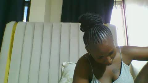 Snapshot of curvybootyj chatting on February 2025 04:11:02 AM CuteJJudy online show from February 2025 04:11:02 AM