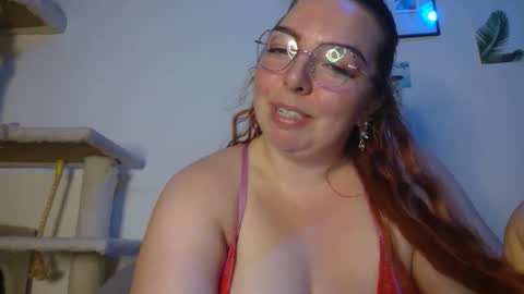 Snapshot of curvycate127 chatting on November 2025 04:03:02 AM Cate online show from November 2025 04:03:02 AM