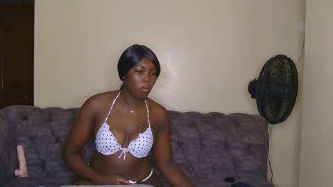 Snapshot of curvyebony1 chatting on January 2025 02:47:02 AM curtis online show from January 2025 02:47:02 AM
