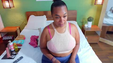 Danna online show from September 2025 08:12:02 PM