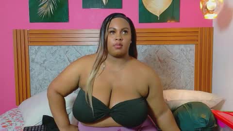 Snapshot of curvyhomebebe chatting on June 2026 02:58:01 AM curvyhomebebe online show from June 2026 02:58:01 AM