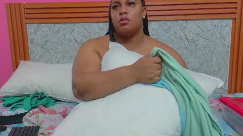 Snapshot of curvyhomebebe chatting on June 2026 03:04:02 AM curvyhomebebe online show from June 2026 03:04:02 AM