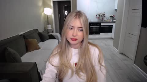 Kira  online show from February 2026 01:06:02 PM