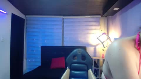 cute_angel_1 online show from November 2025 12:05:01 PM