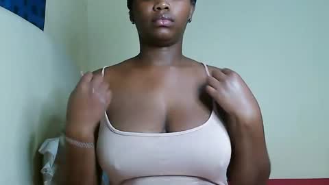 Snapshot of cute_beb2 chatting on January 2025 01:35:01 PM V EE online show from January 2025 01:35:01 PM