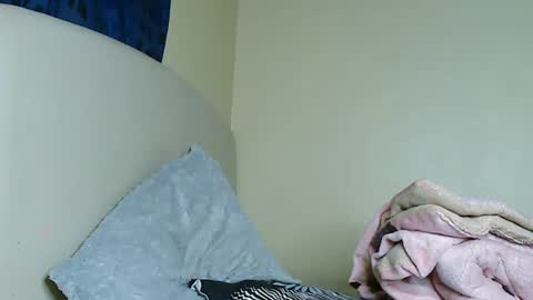 Snapshot of cute_beb2 chatting on February 2025 02:15:02 PM V EE online show from February 2025 02:15:02 PM