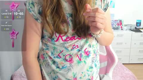 cute_kate0 online show from October 2025 09:40:01 AM