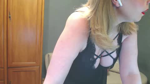 cute_phoenix online show from May 2026 04:47:02 PM