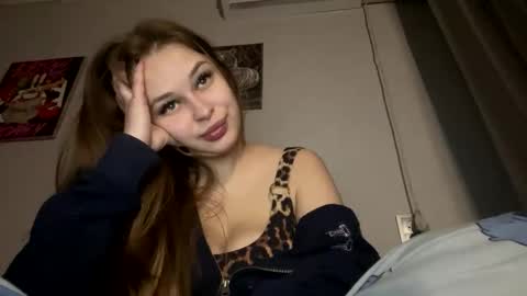 cute_shy00 online show from November 2025 09:36:02 PM
