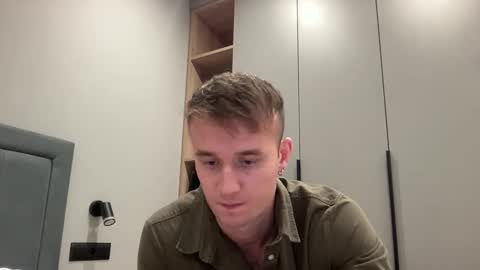 cute_skywalker online show from October 2025 05:52:01 PM