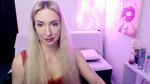 cute_smile_shy online show from February 2026 09:25:02 PM