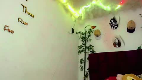 Snapshot of cute_ts_charlott chatting on December 2025 03:34:01 AM danny online show from December 2025 03:34:01 AM