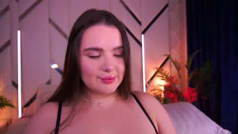 Amber online show from December 2025 01:12:02 AM