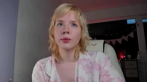 Amy online show from November 2025 11:21:02 AM