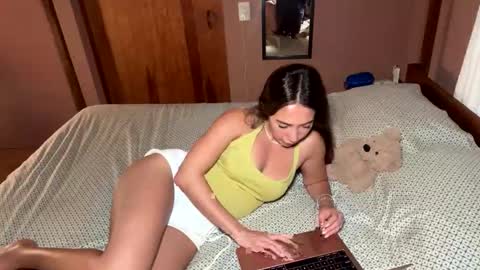 Cami online show from November 2025 01:37:01 AM