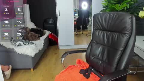 Snapshot of cutee_lexy chatting on November 2025 06:18:01 PM Lexy online show from November 2025 06:18:01 PM