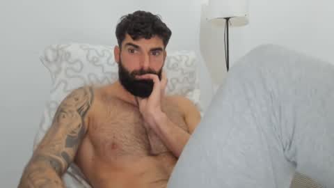 Snapshot of cuteeboy chatting on February 2025 01:16:01 PM cuteeboy online show from February 2025 01:16:01 PM