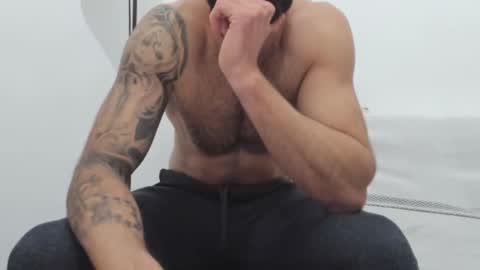 Snapshot of cuteeboy chatting on February 2025 06:26:02 PM cuteeboy online show from February 2025 06:26:02 PM