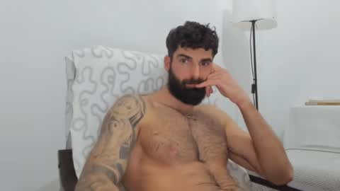 Snapshot of cuteeboy chatting on February 2025 10:31:01 PM cuteeboy online show from February 2025 10:31:01 PM