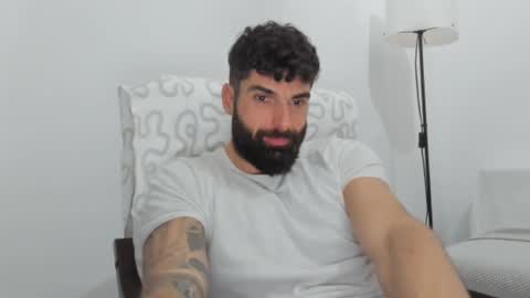 Snapshot of cuteeboy chatting on February 2025 06:32:02 PM cuteeboy online show from February 2025 06:32:02 PM