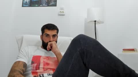 Snapshot of cuteeboy chatting on October 2025 05:53:02 PM cuteeboy online show from October 2025 05:53:02 PM