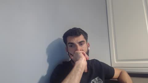 Snapshot of cuteeboy chatting on November 2025 06:40:02 PM cuteeboy online show from November 2025 06:40:02 PM