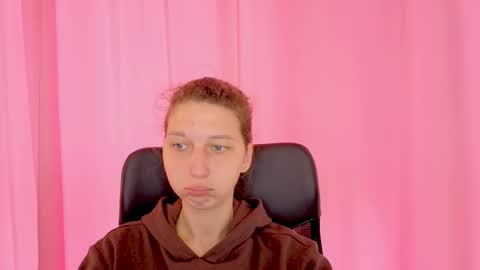 Elli online show from October 2025 09:19:01 AM